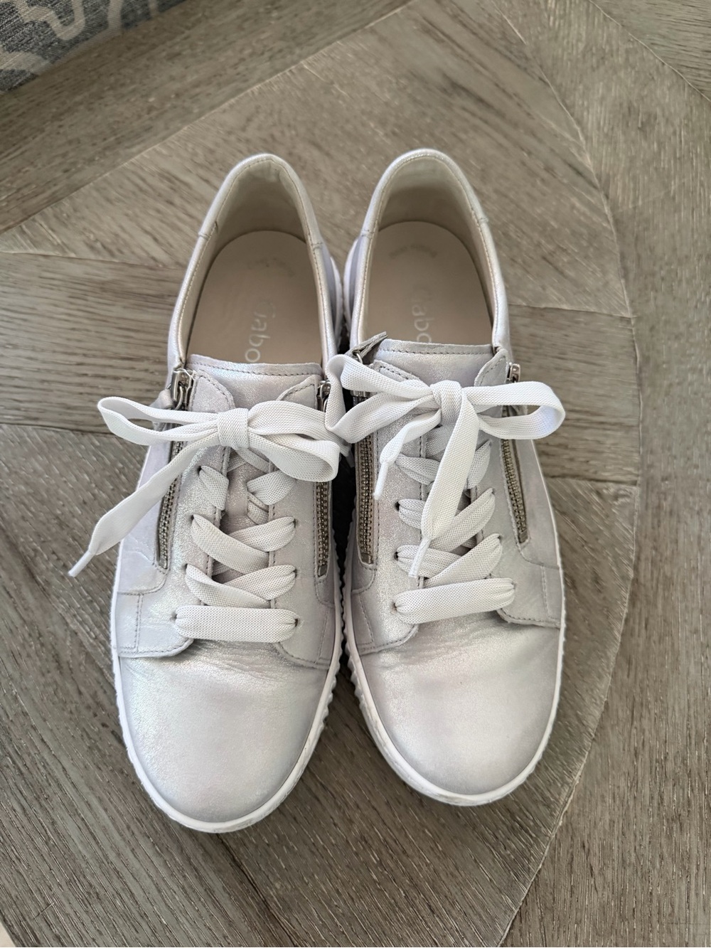 Gabor Silver Metallic Lace-Up Sneakers with Side Zipper US 9.5 EU 7.5 - Picture 3 of 8